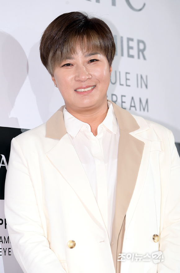 골프감독 박세리가 14일 오후 서울 종로구 포시즌스 호텔 서울에서 열린 AHC '프리미어 앰플 인 아이크림' 론칭 행사에 참석하고 있다. [사진=정소희 기자]