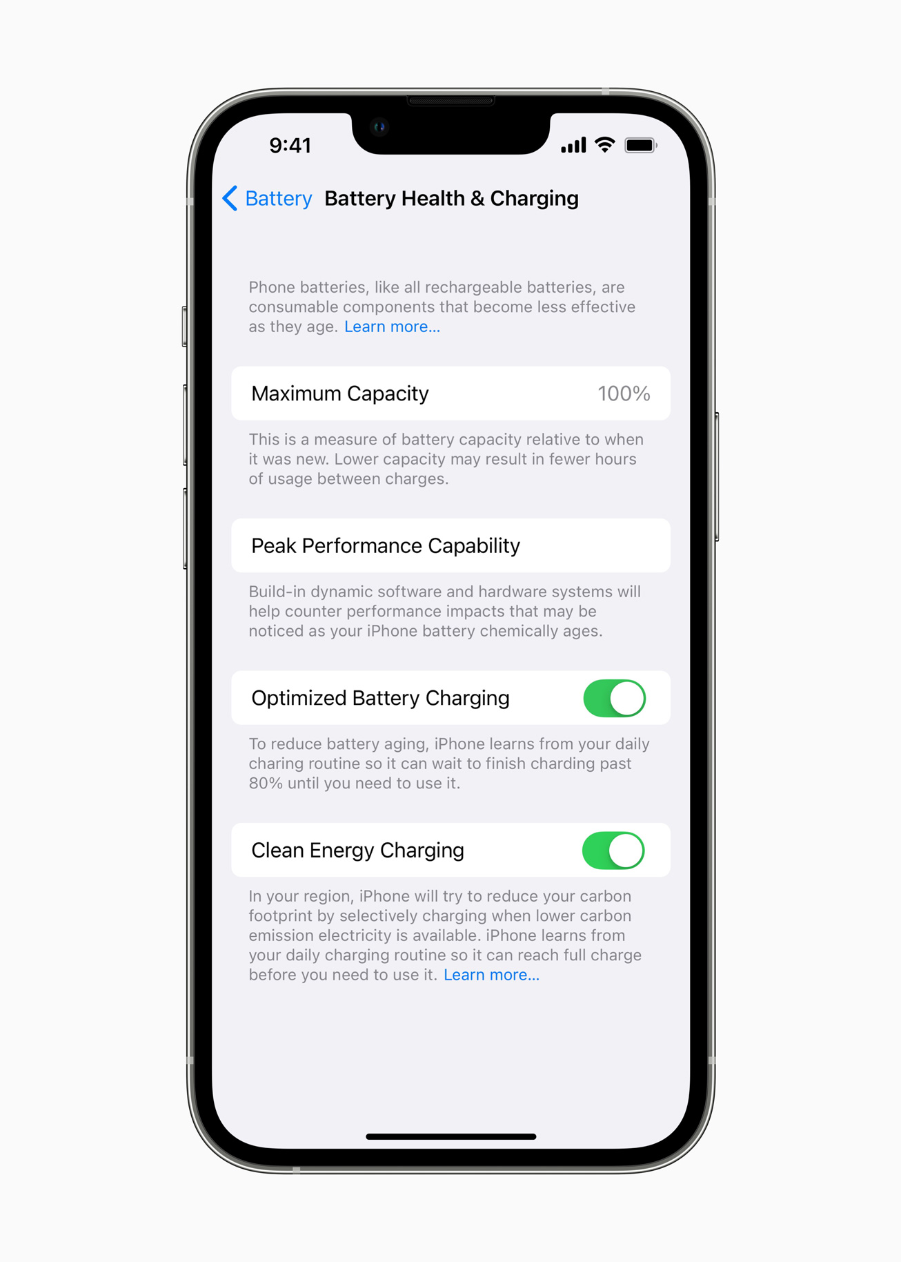 이번 달 부터 iOS 16을 통해 사용 가능한 신규 기능인 &#39;재생 에너지 충전&#39;은 태양열 또는 풍력 등 재생 에너지로 전력을 공급 받는 상황에서 충전 시간을 최적화한다.