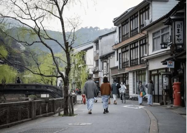 겨울 일본 온천 여행지 ; 온천 료칸 가족, 연인 여행지(Best 5) 하코네, 노보리베츠, 기노사키, 나고야, 이즈