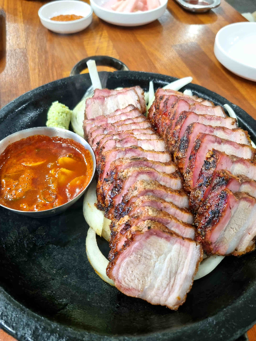 참숯바베큐, 누룽지 통닭, 장작구이 삼겹살