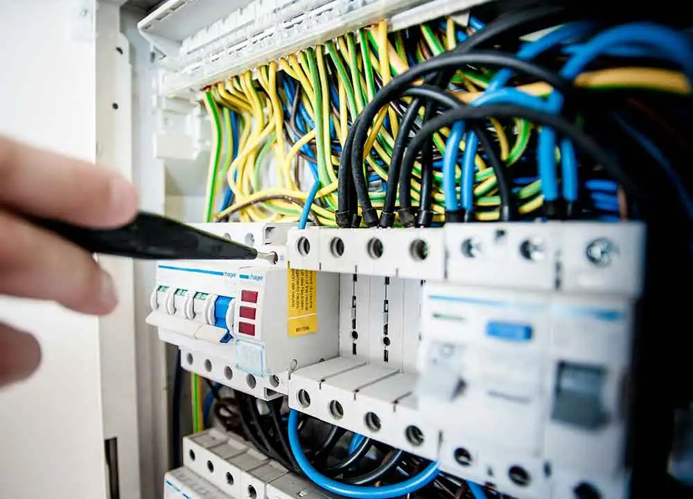 어린이 감전 예방을 위한 가정 내 안전 교육