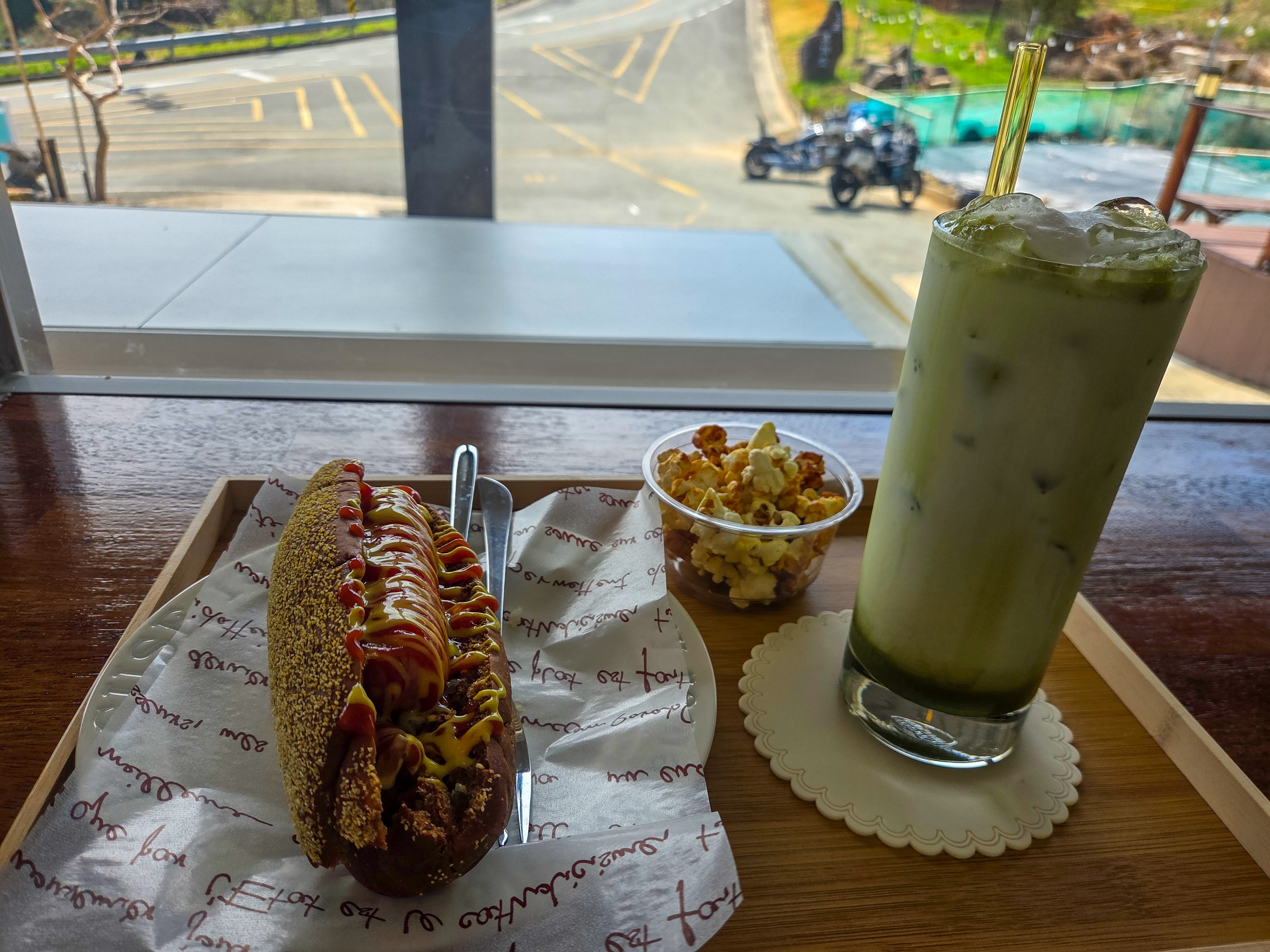 커피와 핫도그