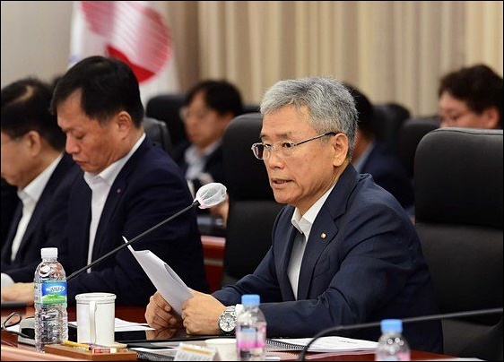 한전 사장 "전기료 1kWh 당 25원 올려야"