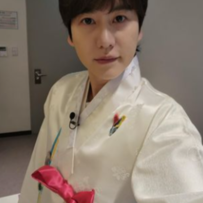 슈퍼주니어 가수 규현 한복 사진