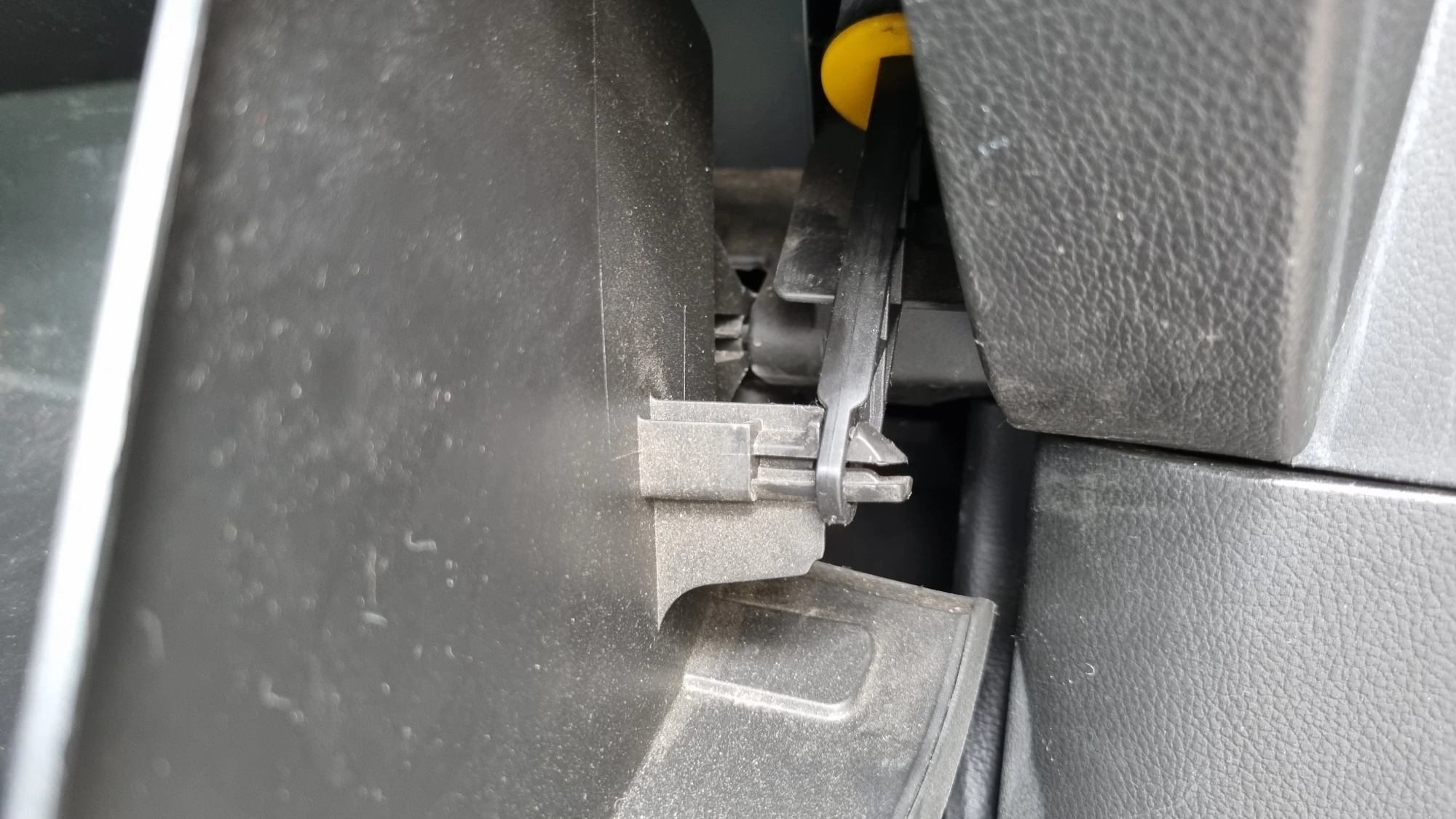 글로브박스 고리