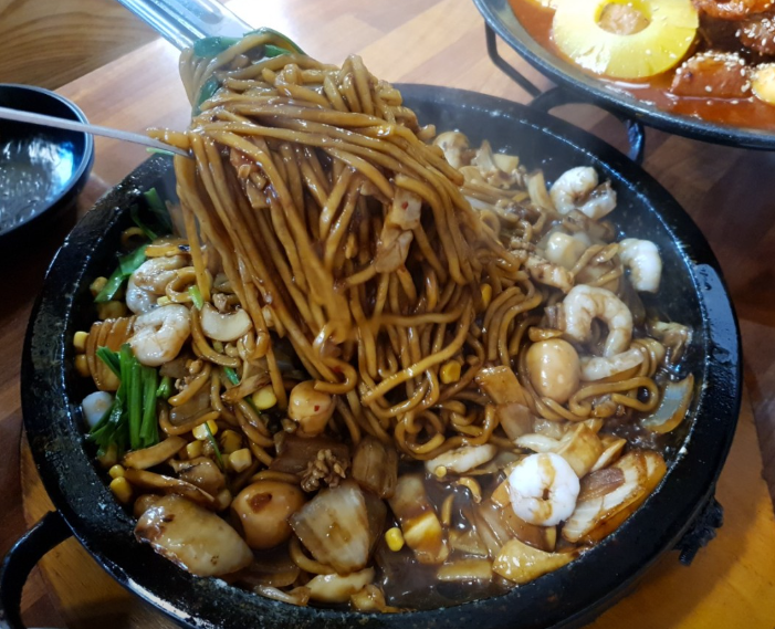 산내돌짜장면 대표 메뉴