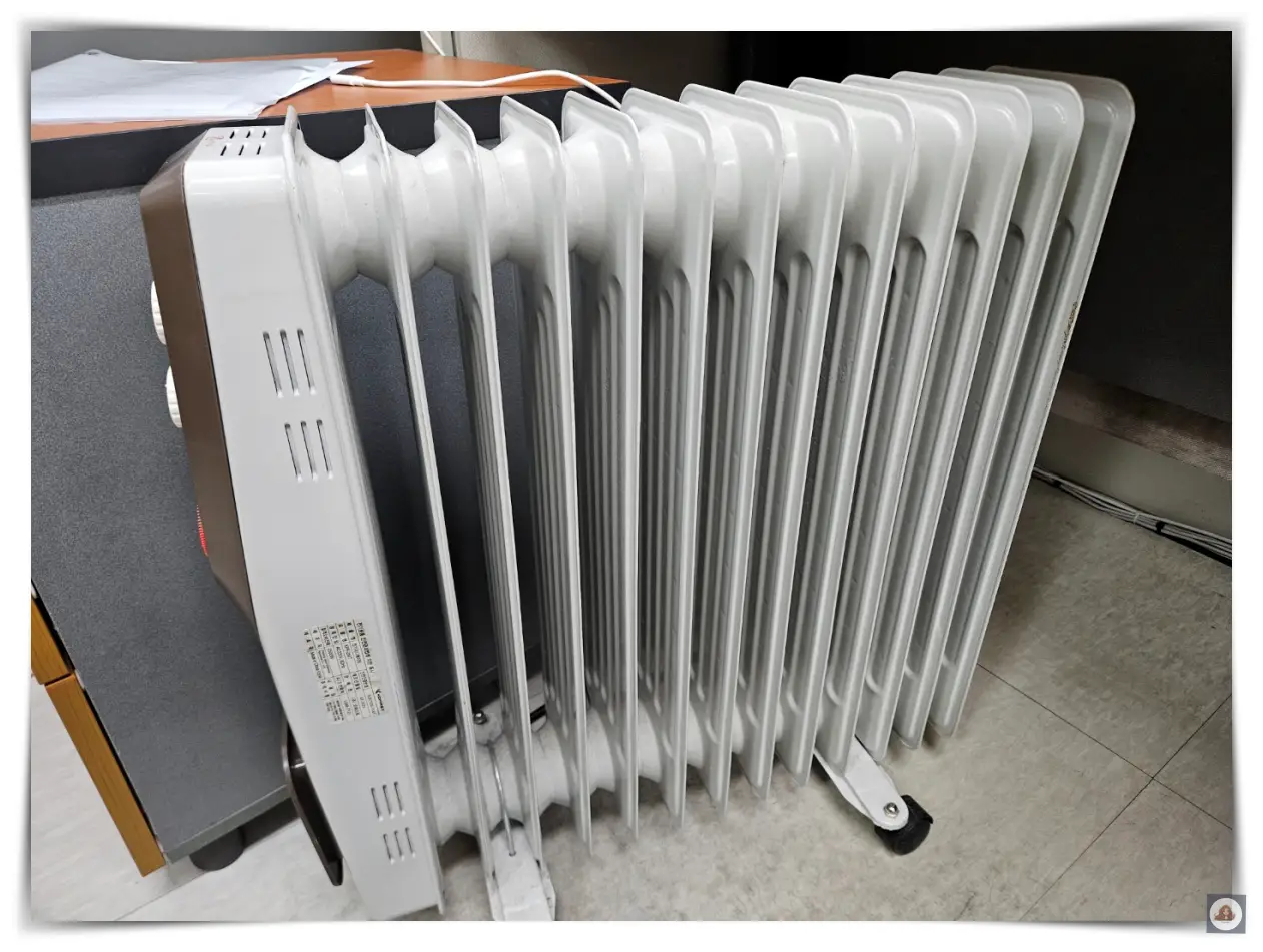 라디에이터-사무실-책상-전열기구