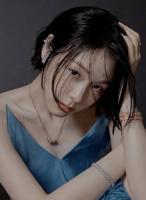 김연아 단발 엘르 화보로 다시 증명한 반전 매력