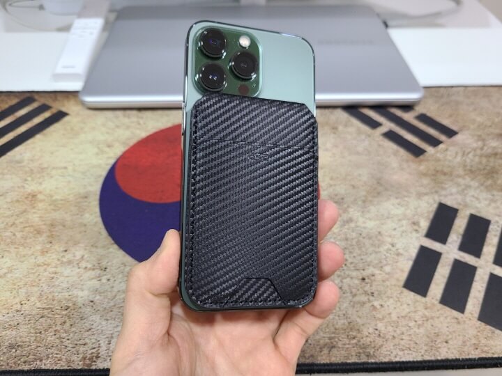 아이폰에 부착한 카드지갑