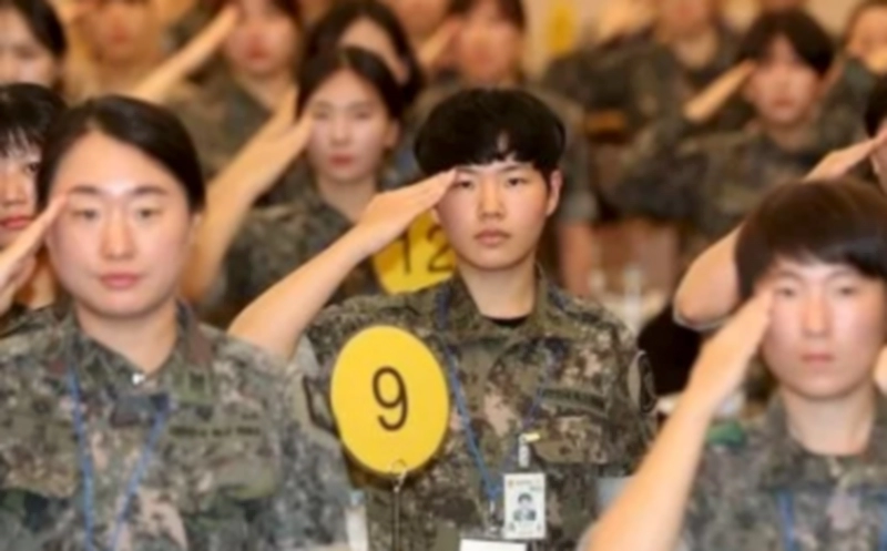 개혁신당, 여성 경찰 소방 공무원, 군복무 필수