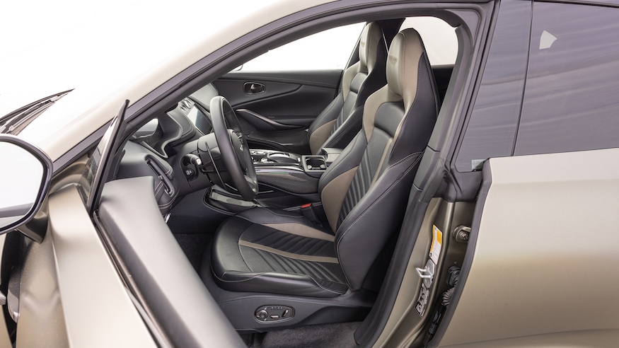 2024년 애스턴 마틴 SUV