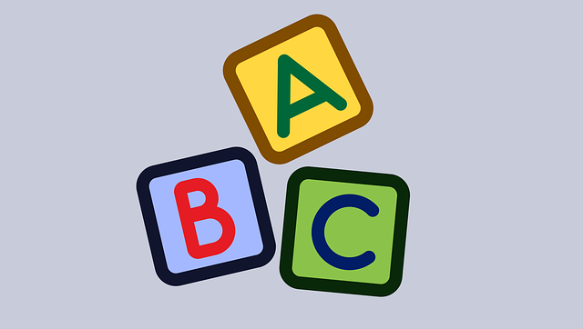 알파벳 A,B,C가 적인 블록 사진