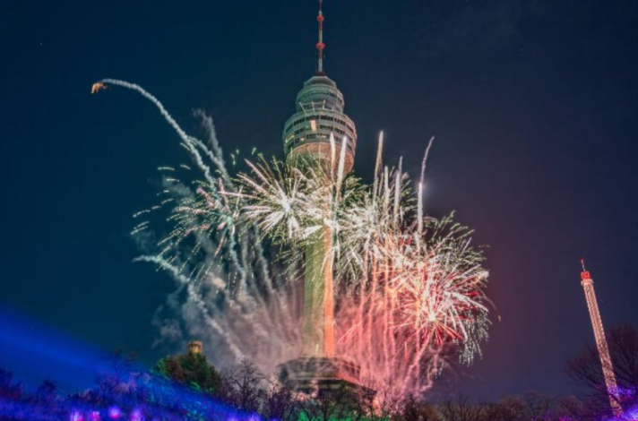 자이언트 매직북 뒤 그랜드 스테이지