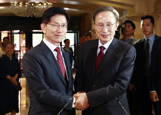 이명박 만난 김문수 회동 장면 설명