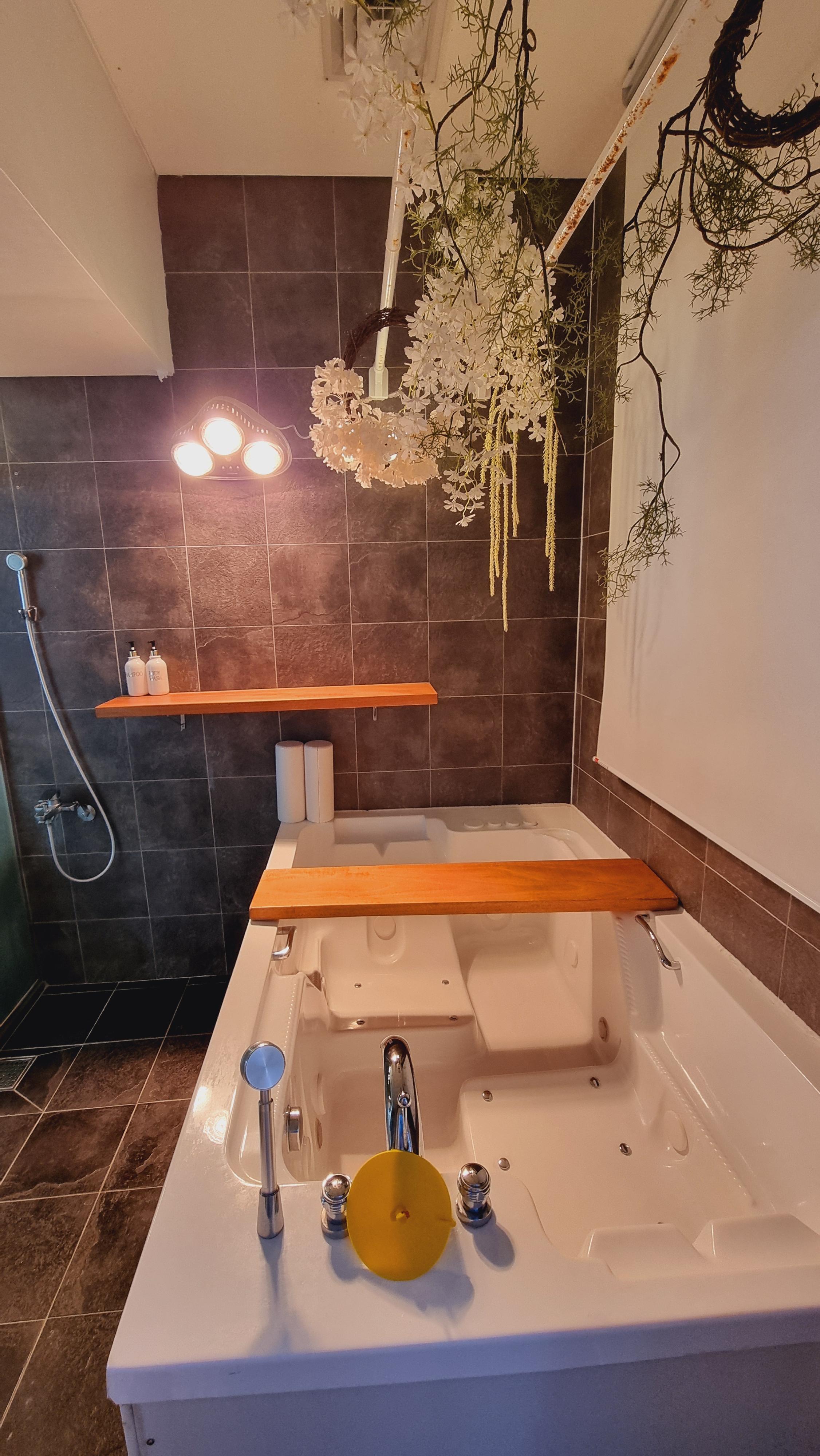 양평 모노펜션 욕조