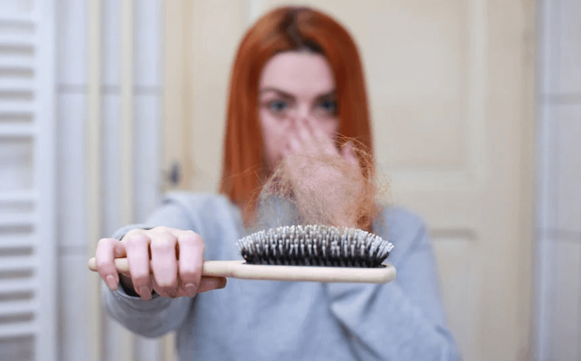 머리빠지는 여성