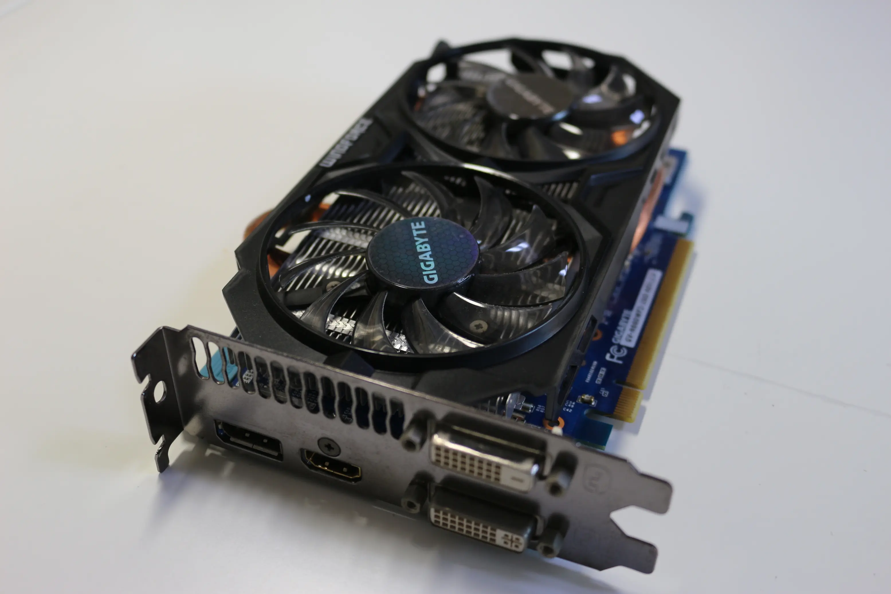 gigabyte gtx 660 전면