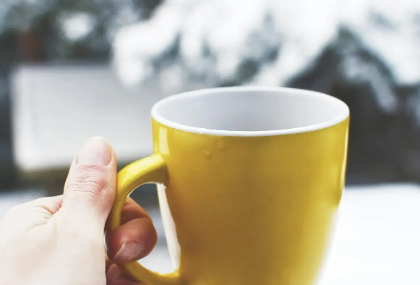 식후 10분만 움직여도 더부룩함이 줄어듭니다.