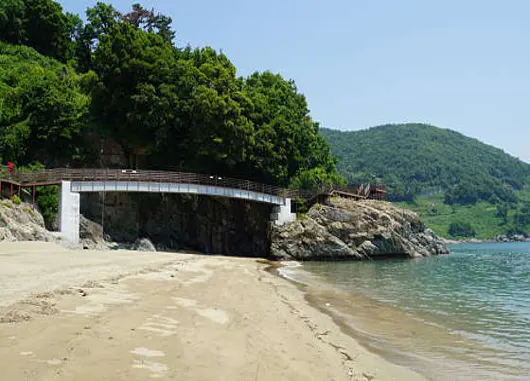 모사금해수욕장