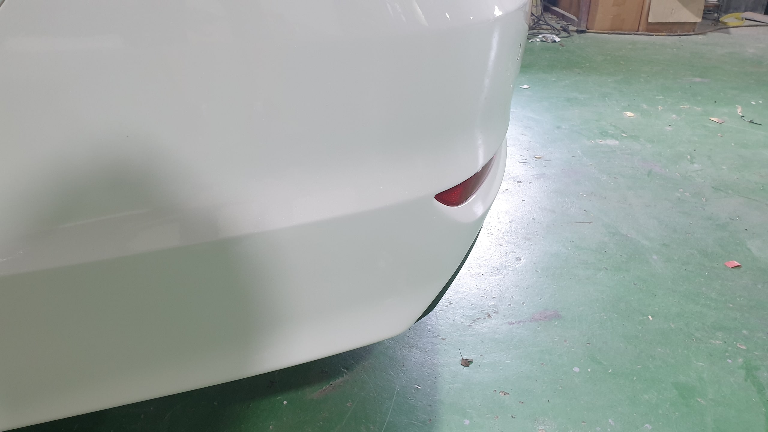 찢어진 범퍼복원 작업 후 모습 2