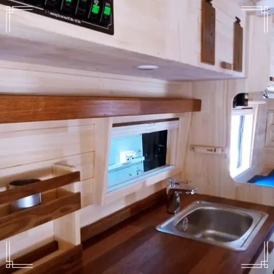 생방송오늘저녁 대둔산 나무 우드 캠핑카 제작 리모델링 공방 제작 의뢰 및 강좌 특강 추천