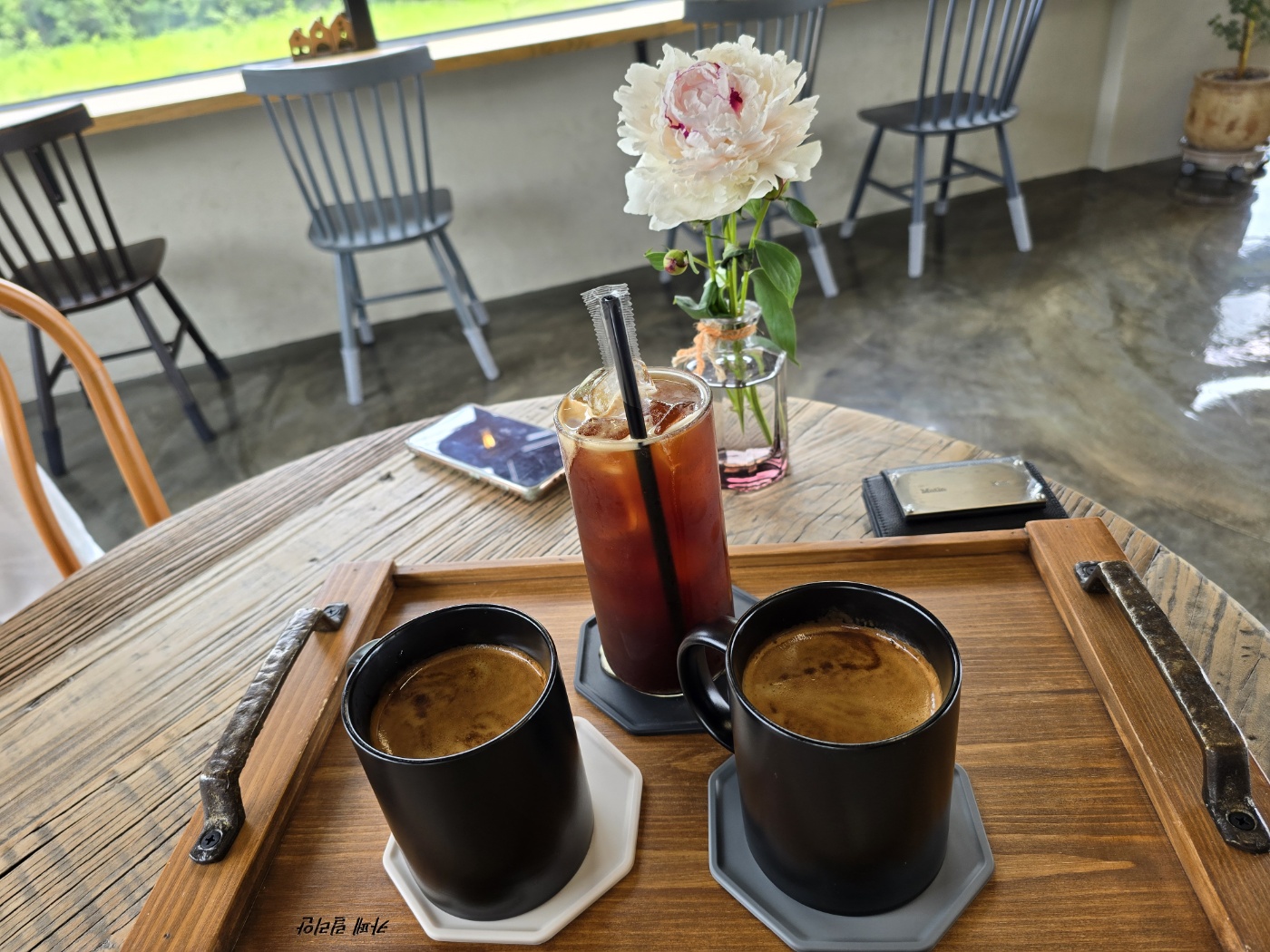 아이스아메리카노와 따뜻한 아메리카노에요