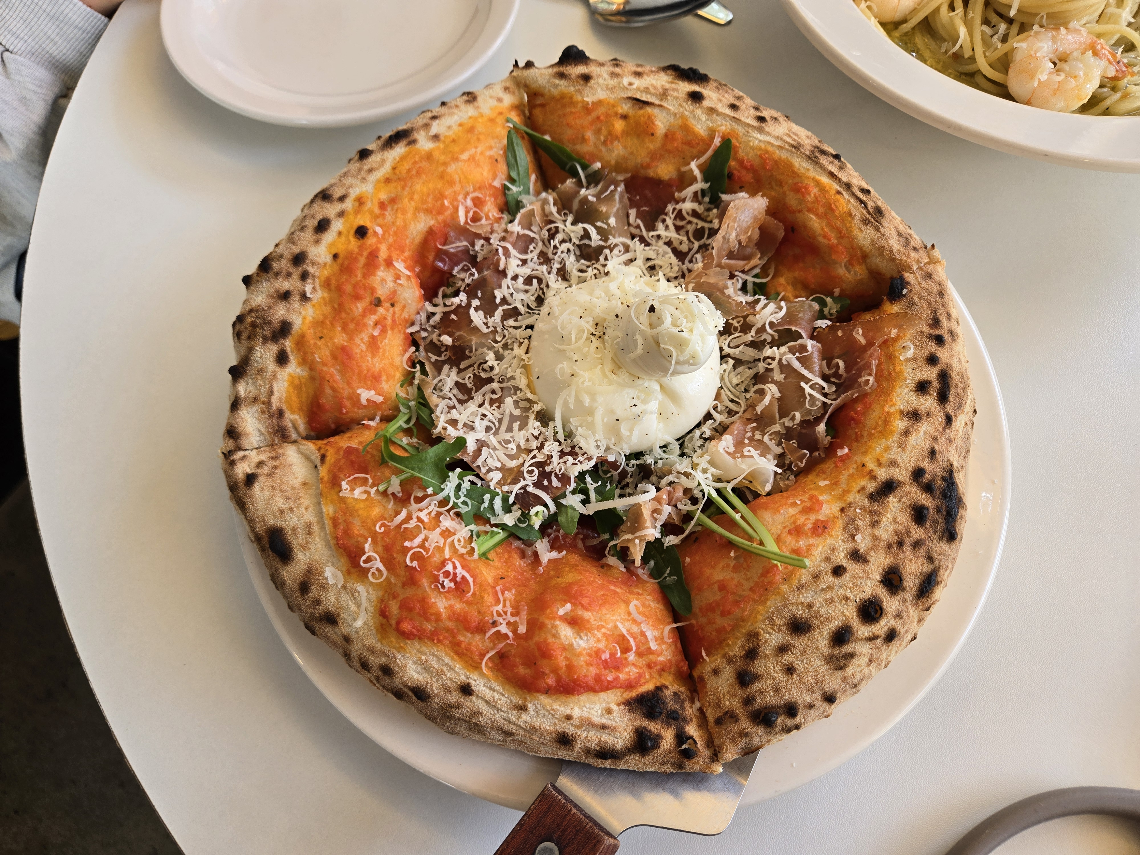 수성못 브런치 카페 맛집 체크인치즈 부라타 피자