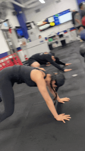 와이드 마운틴 클라이머와 푸시업의 콤보 동작 설명 10x wide mountain climber + 2x push ups