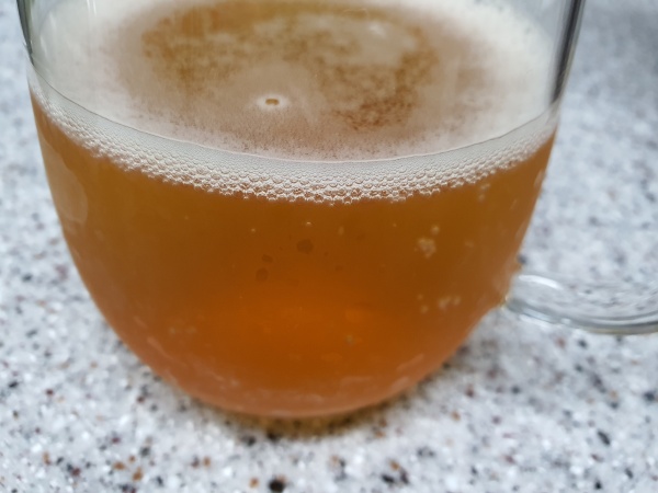 유리잔에-담긴-매실음료