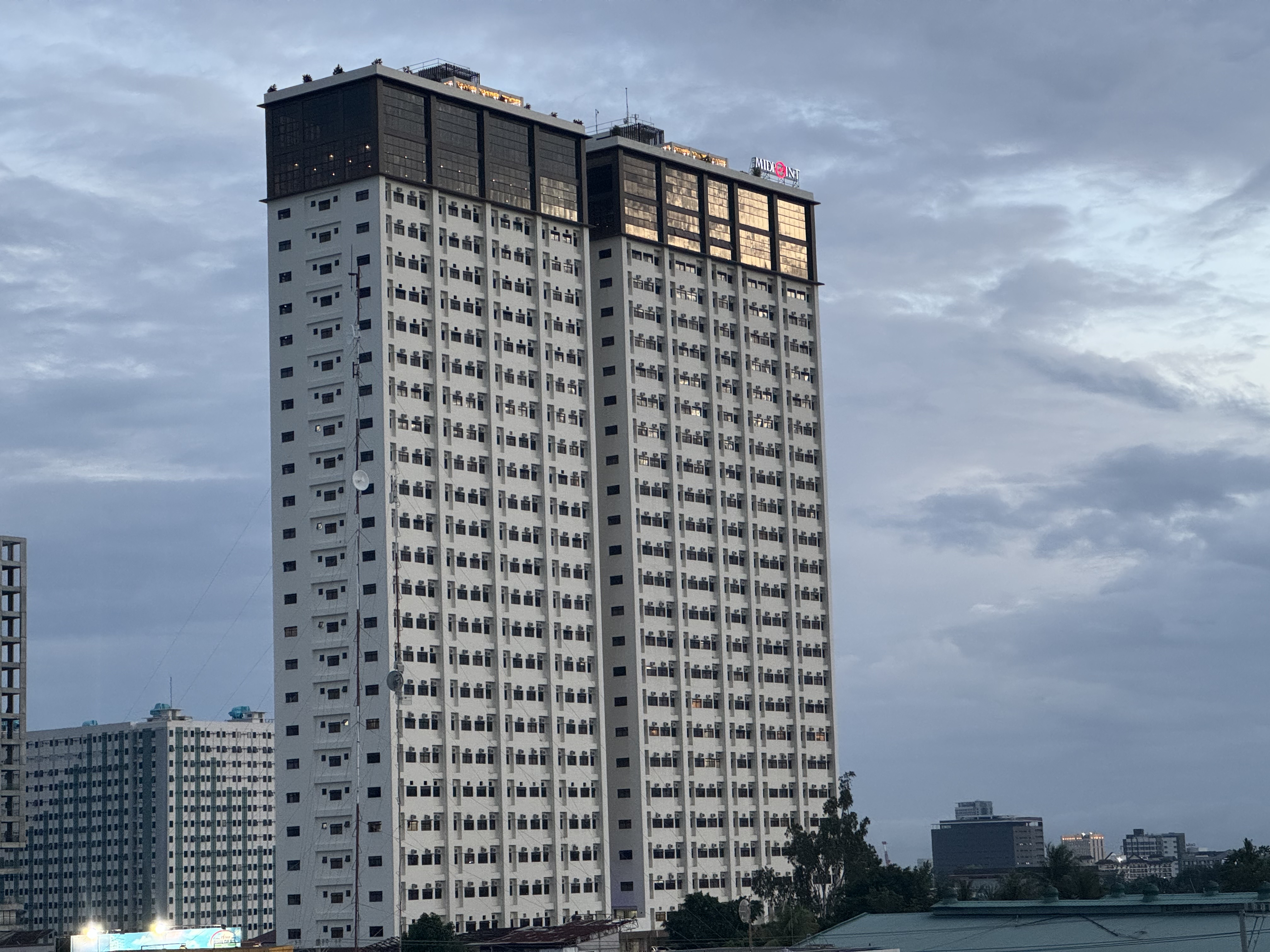 세부 미드 포인트 레지던스