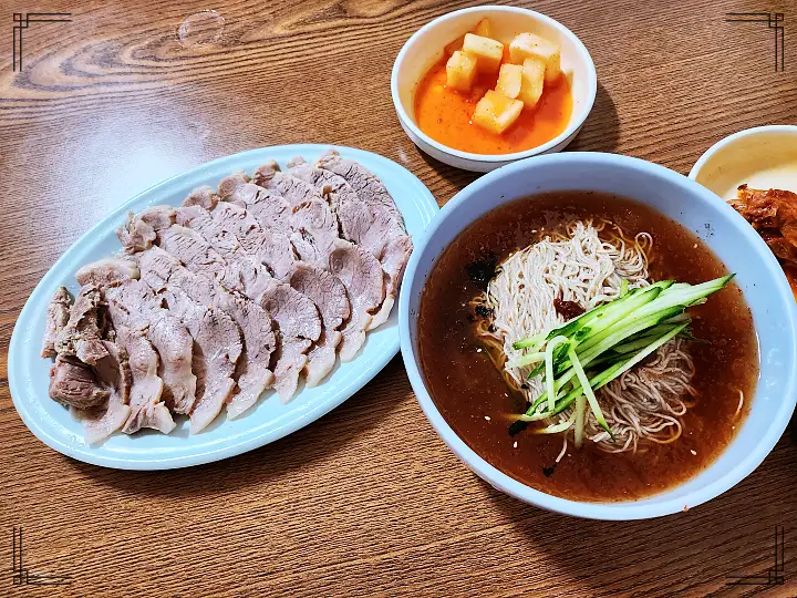 생활의달인 냉국수 막국수 편육 수육 달인 맛있는 막국숫집 은둔식달 40년 경력 노포 부여 맛집 정보