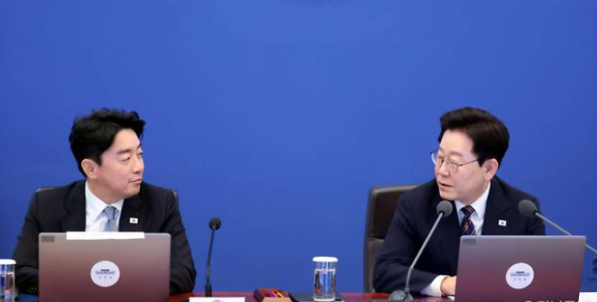 강훈식 비서실장 사의