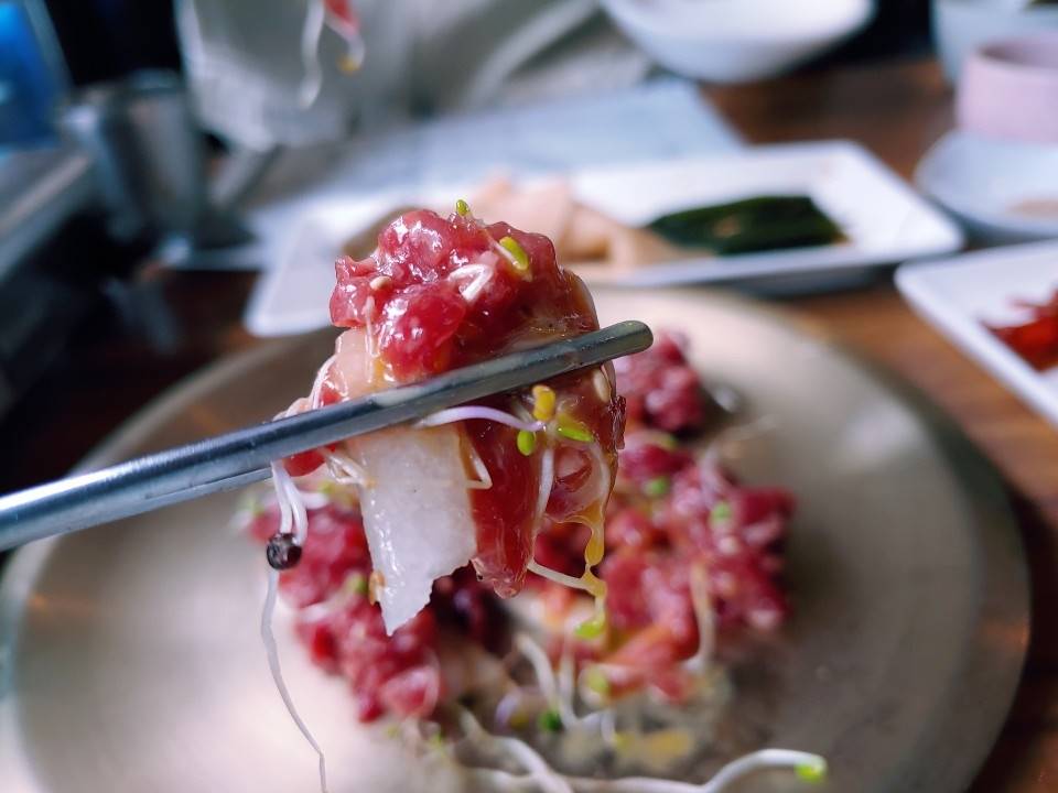 육화식당 한우육회