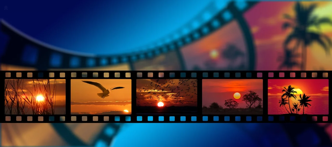 명작 영화들의 한 장면이 들어있는 필름