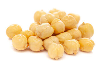 병아리콩 효능을 보기 전에 병아리콩은 7,500년 전부터 중동에서 재배된 것으로 추정되며, 인류 역사상 최초로 재배된 콩과 식물로 알려져 있습니다. 또한 미국 타임지에서 선정한 세계 10대 건강식품으로 알려져 있습니다.