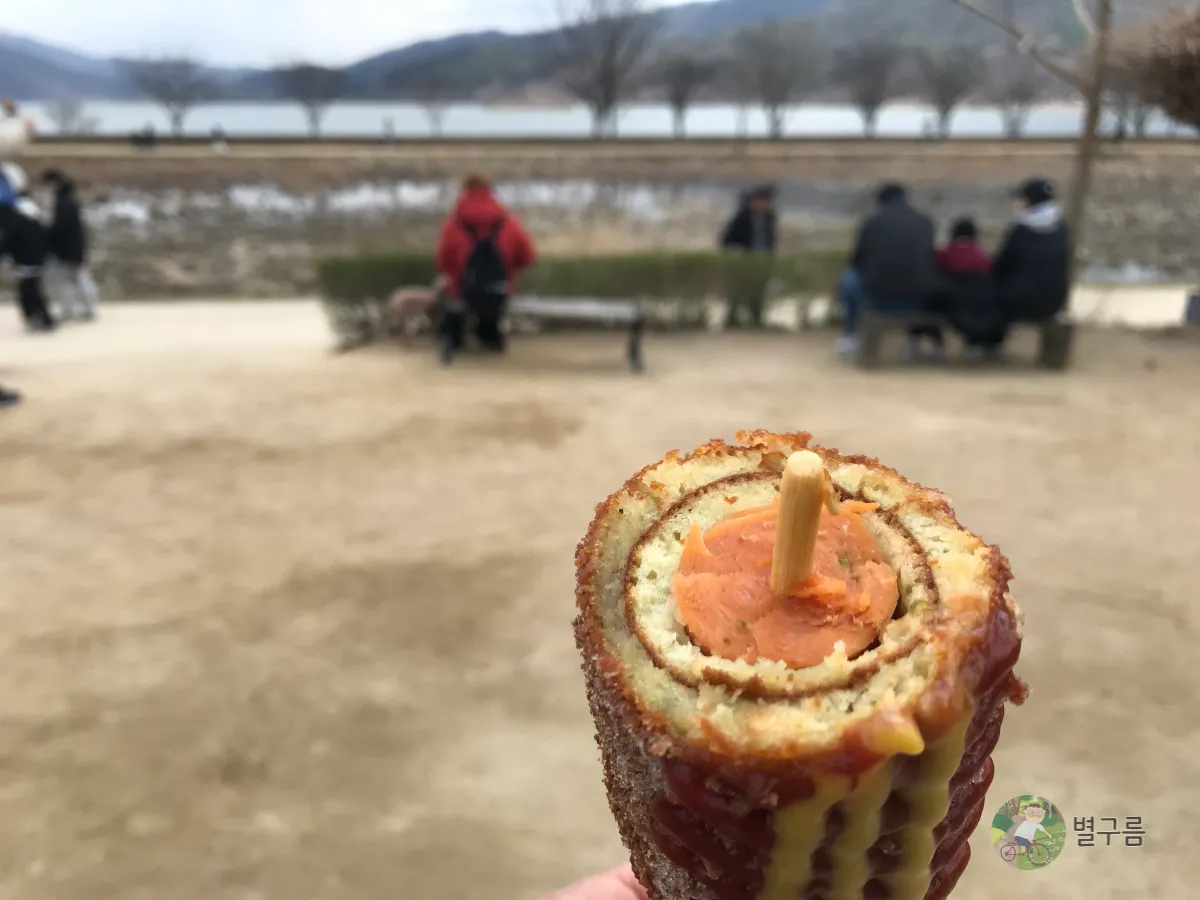 두물머리-연핫도그-매운맛-절단면이-보인다