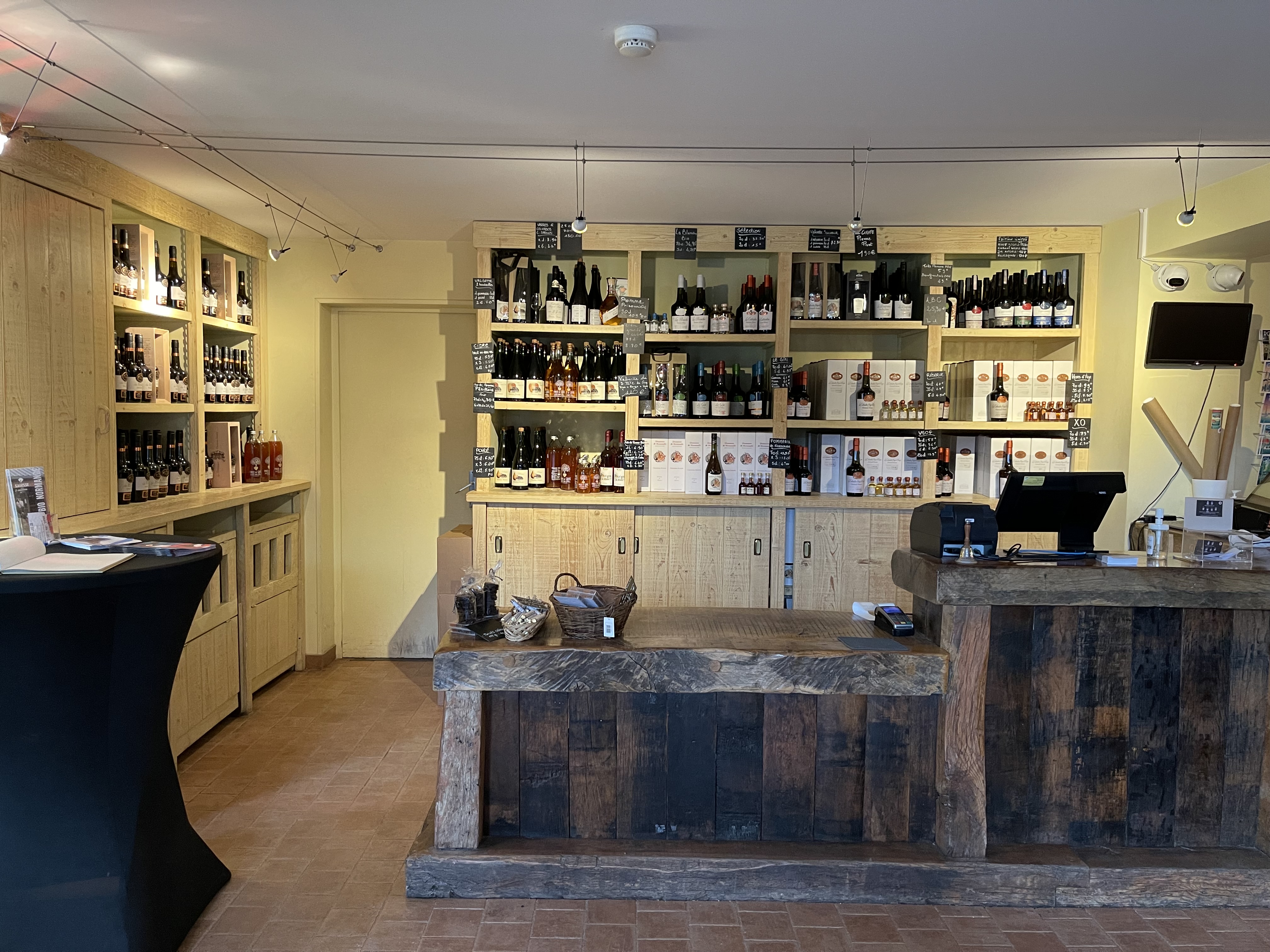 Christian Drouin 샵