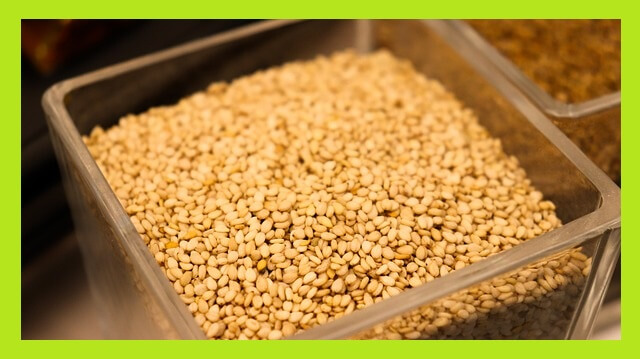 네모-그릇-안-참깨