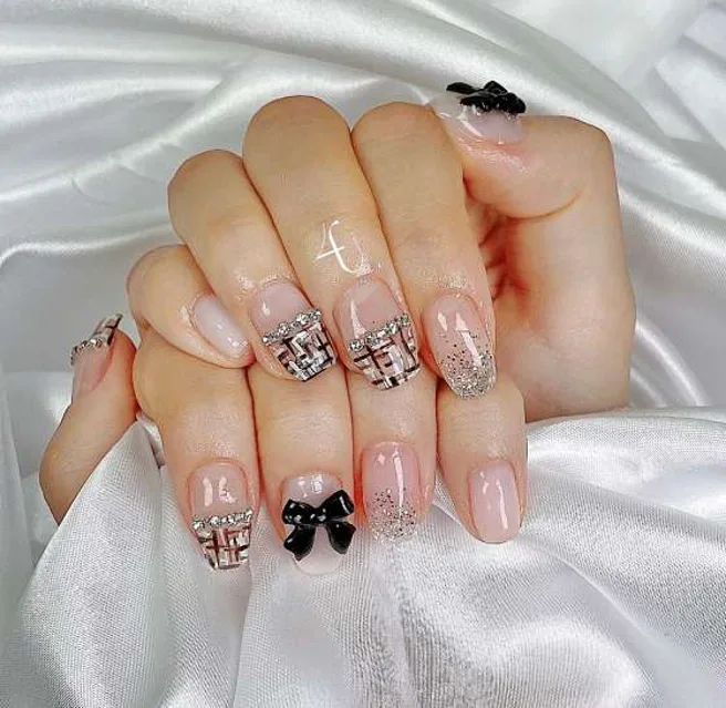 포유뷰티 강남점 네일아트속눈썹붙임머리