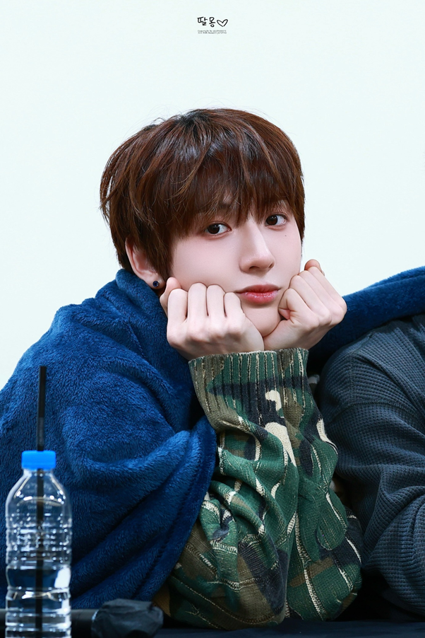 놀라서 팬 할 말 잃게 만든 어느 남돌의 행동...jpg | 인스티즈