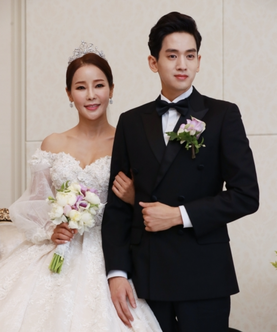 류필립 미나 결혼