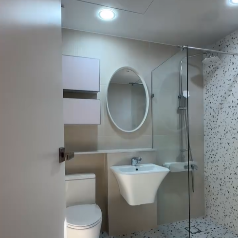 변기, 세면대, 샤워장