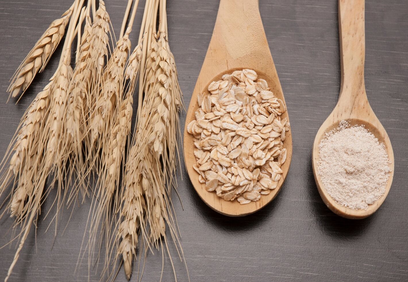 흰머리의 원인과 이유부터 흰머리에 좋은 5가지 음식 - 흰머리 관리의 모든 것