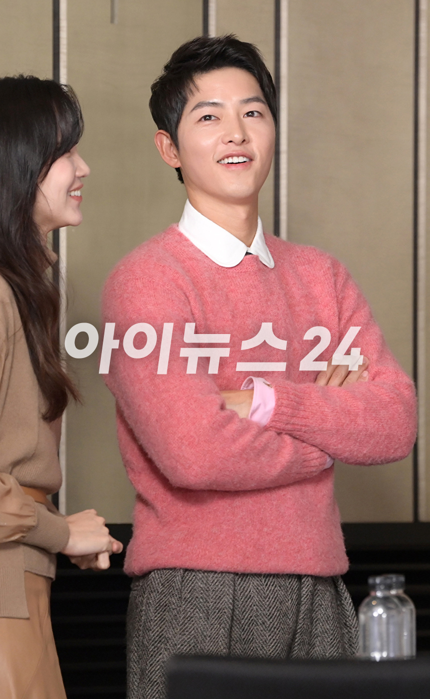 배우 송중기가 17일 오후 서울 여의도동 페어몬트 엠버서더호텔에서 열린 JTBC 새 금토일 드라마 '재벌집 막내아들' 제작발표회에 참석하고 있다. [사진=정소희 기자]