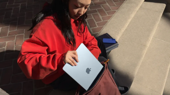 Apple MacBook Air M4 솔직 후기 – 가벼워졌는데 성능은 더 강력!