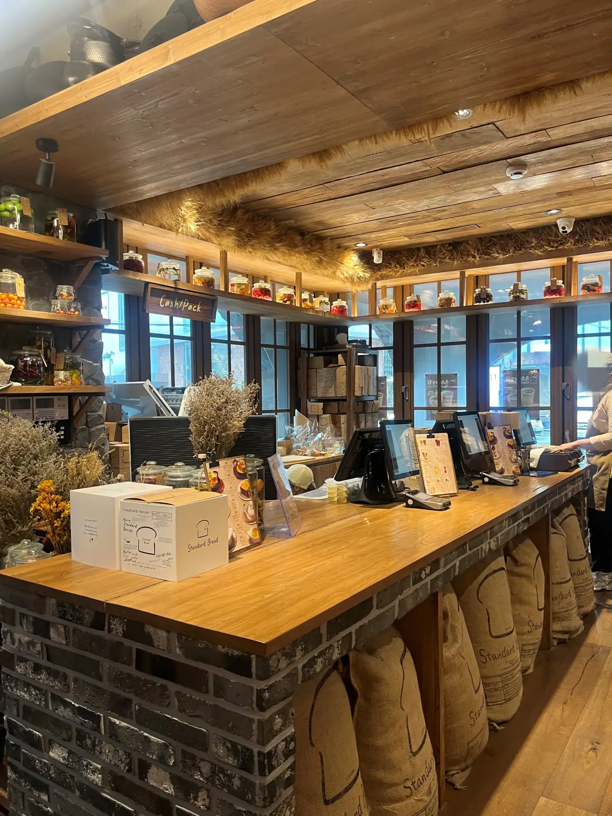 스탠다드브레드-도산-카운터