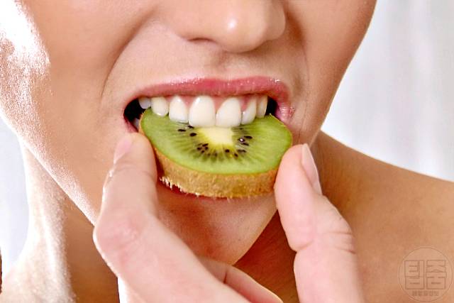 빈속에 먹으면 안좋은 음식 키위