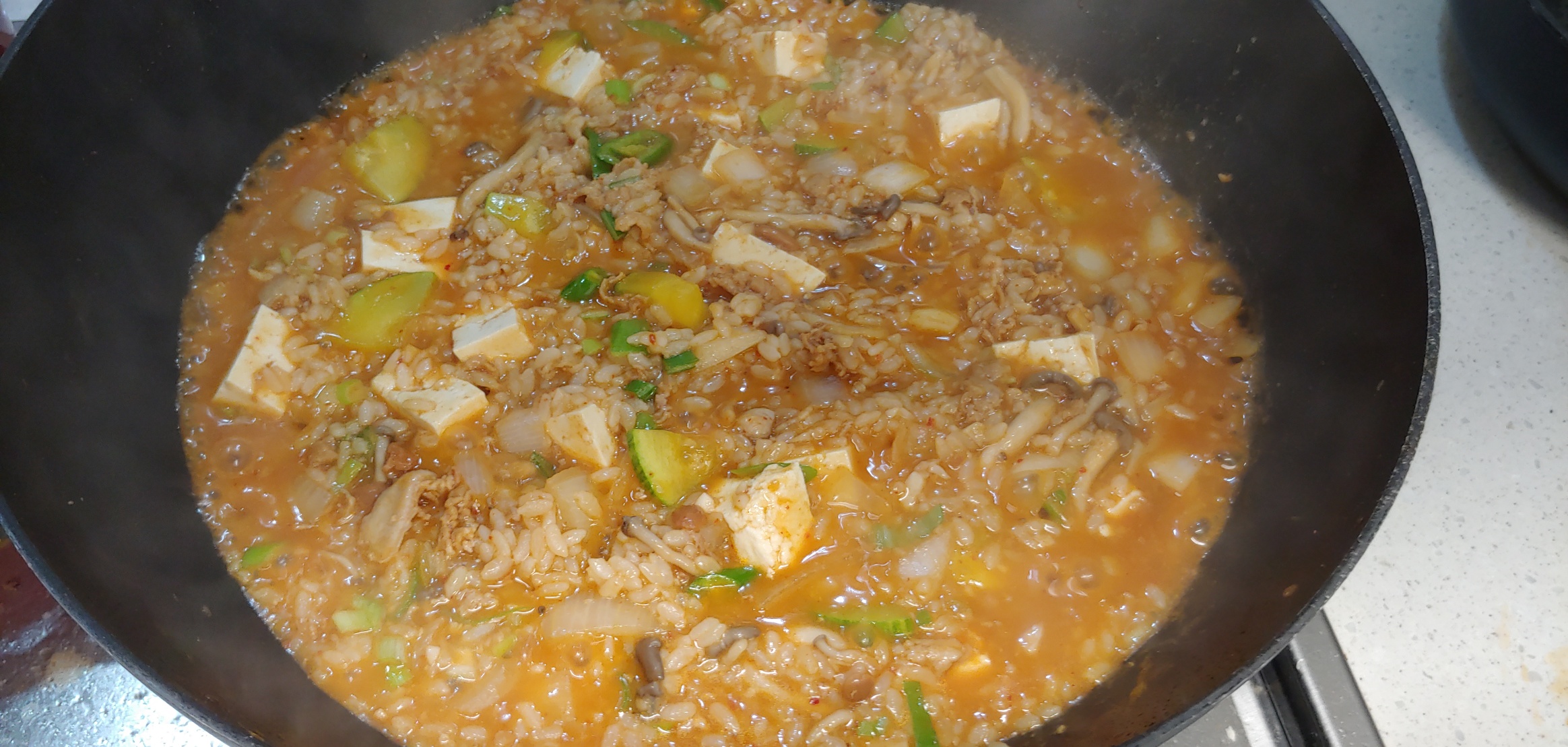 이대로 더 졸이면 완성입니다.