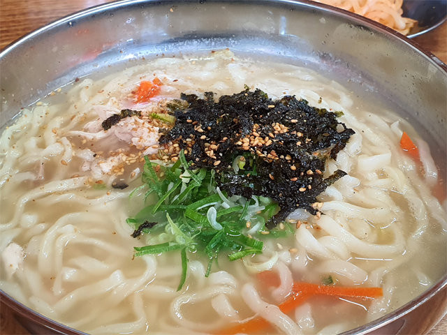 칼국수 잔치국수 찬바람이 불면 뜨끈한 한 그릇 성북구 맛집 추천 생방송투데이 리얼맛집 오늘방송 맛있GO 싸다GO