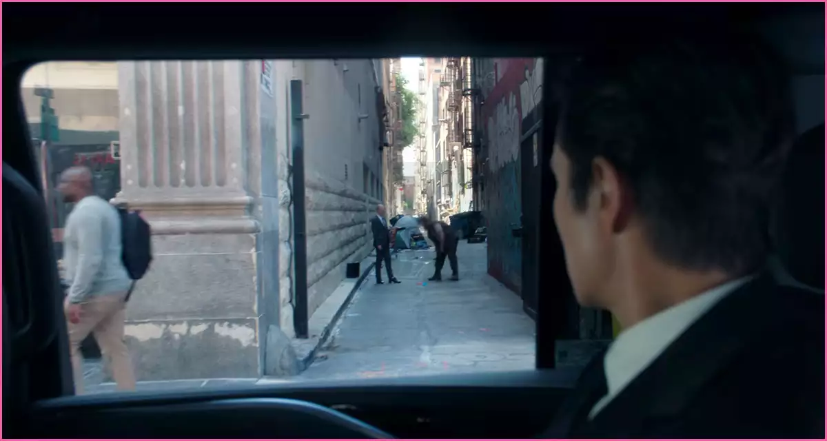 LA의 한 거리에서의 프론트맨